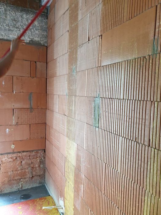 Zugrav Meseriaș ofer servicii de tencuit pe baza de ipsos, glet, zugravit, renovari