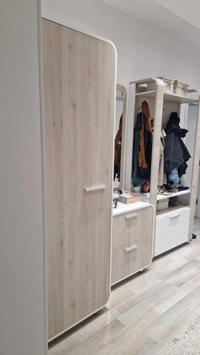 Портманто с шкаф и огледало