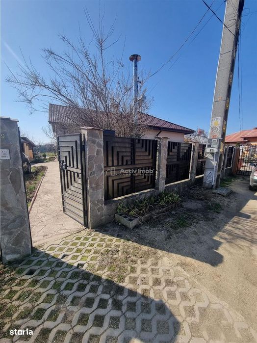 Casa-vila si teren in Nanov