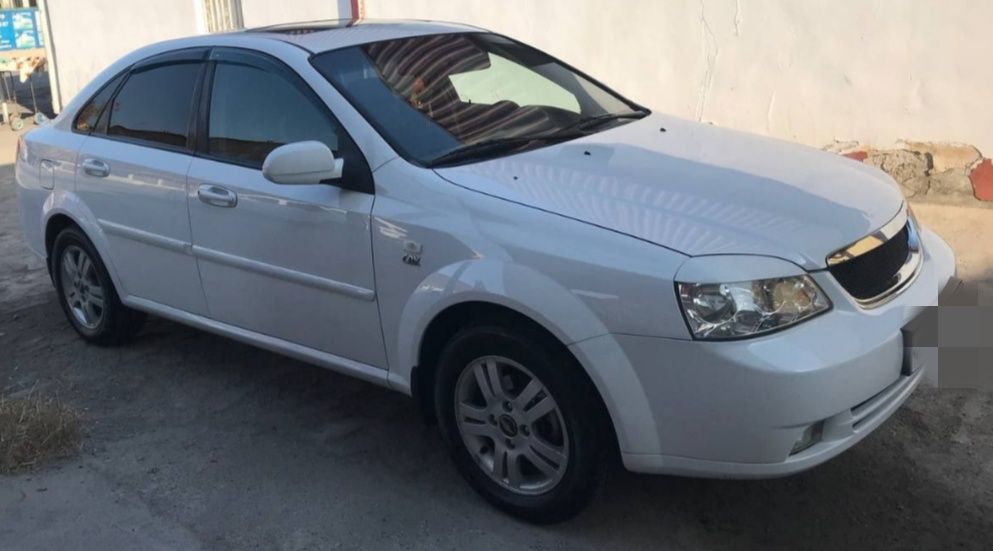 Lasetti 1.8 Avtomat sotiladi olasiz minasiz 20-25% bor oldi orqa butun