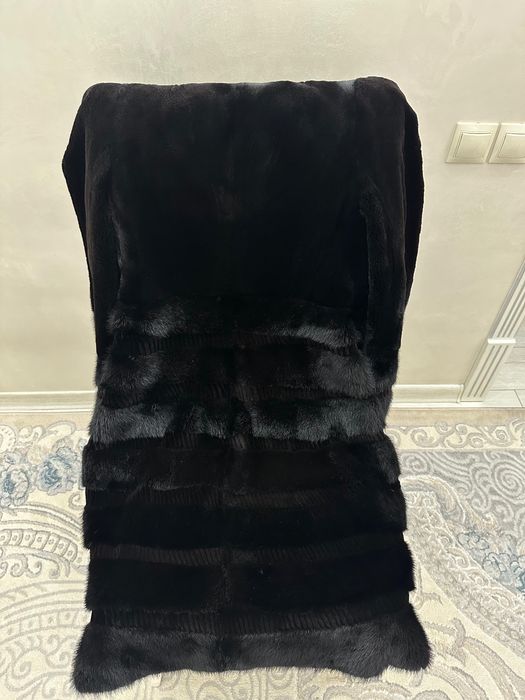 Продам норковую шубу с капюшоном