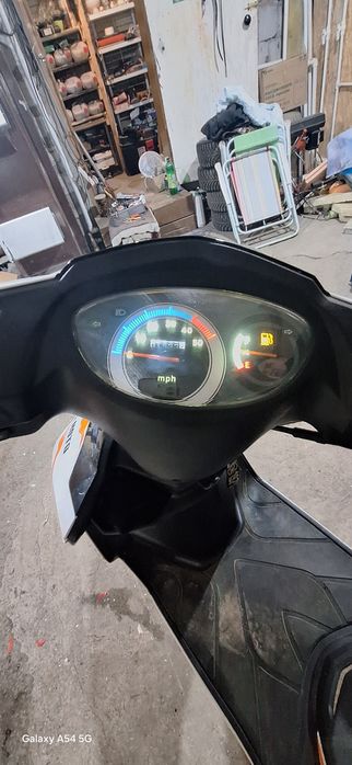 Продам скутор 125куб с доками