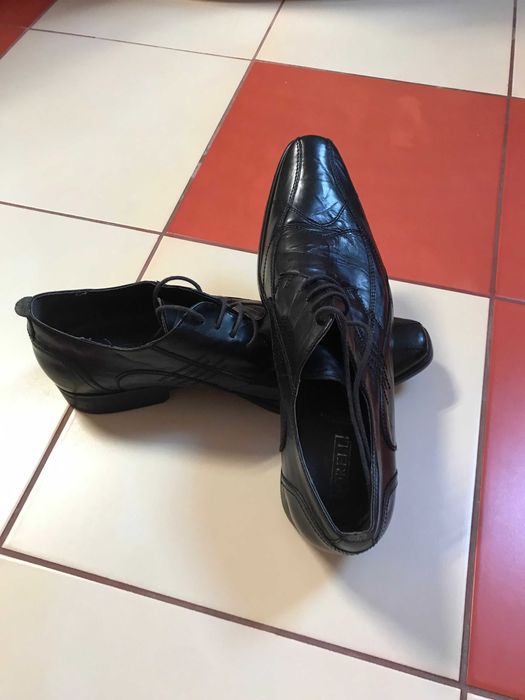 Vand doua perechi pantofi barbati_piele naturala_nr. 43