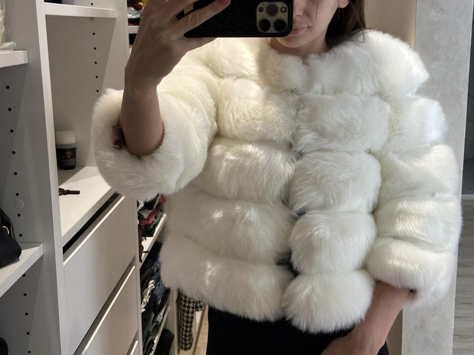 Дамско бяло палто с косъм