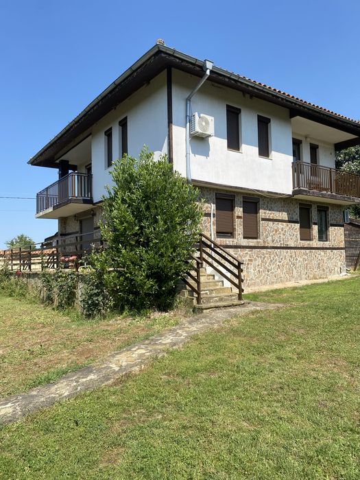 Дава се под наем Къща в с. Юнец, Област Варна - 180 кв.м за 150000 € - Снимка #1