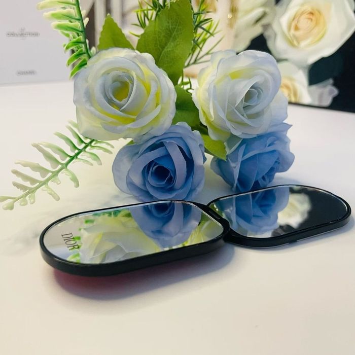 Зеркальце Dior на телефон