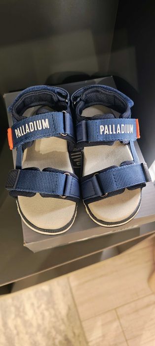 Sandale noi Palladium