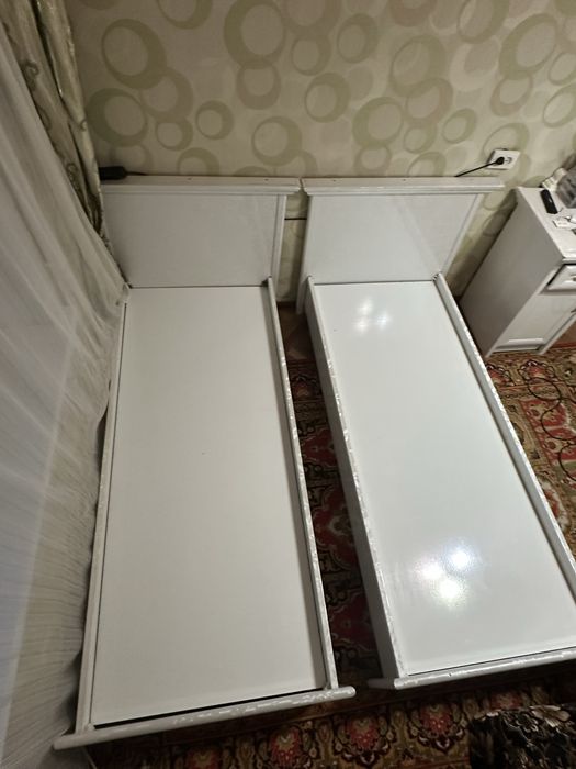 кровати односпальные
