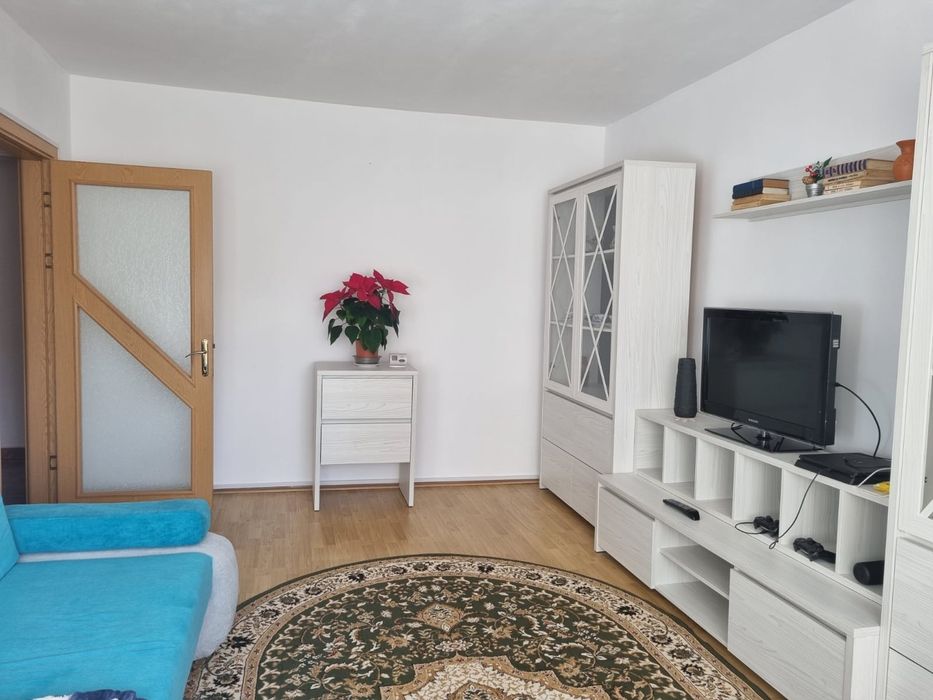 Închiriez apartament