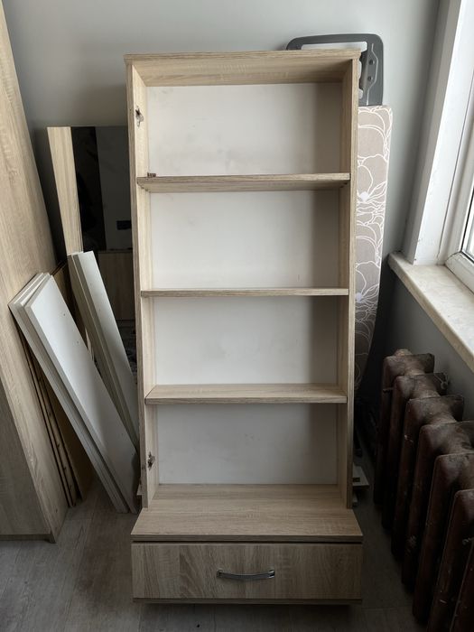 Шкаф с большим зеркалом