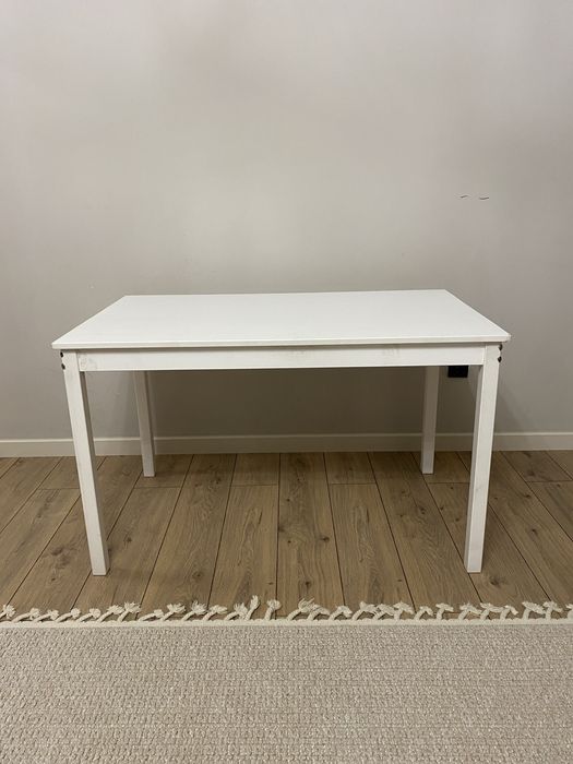 Обеденный стол IKEA + подушки в подарок