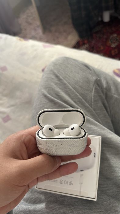 Продам наушники airpods 2