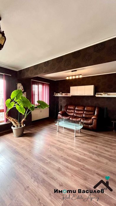 Дава се под наем Двустаен апартамент в София, Център - 65 кв.м за 598.23 € - Снимка #2