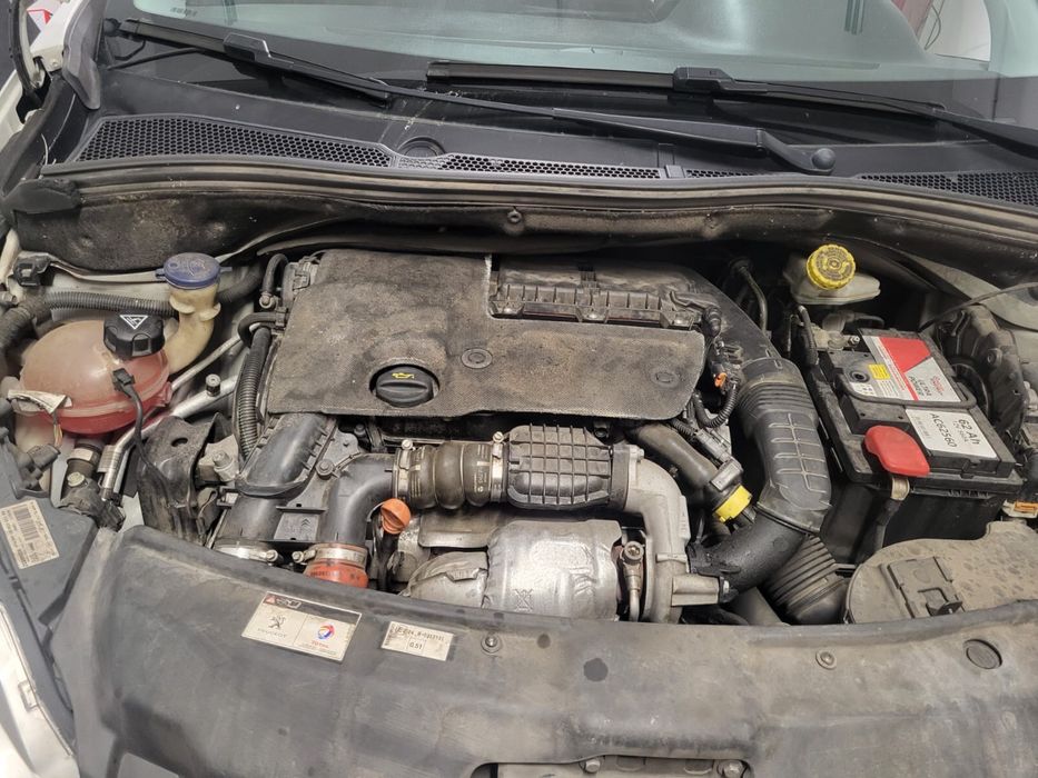 Vand sau schimb Peugout 208 an 2017