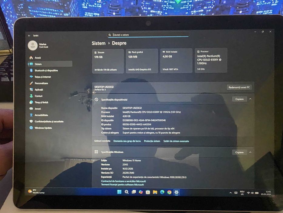 Tableta Microsoft Surface GO 3 la cutie