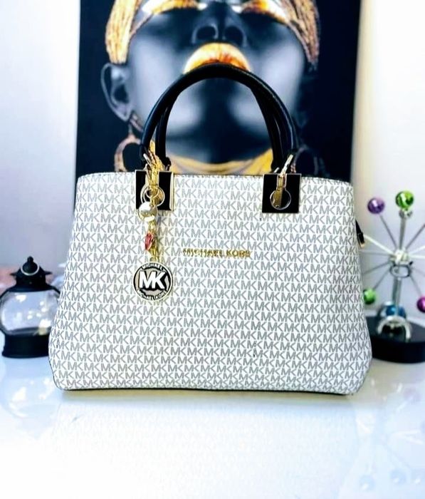 Geanta office alb cu negru Michael Kors, logo metalic auriu, saculet,