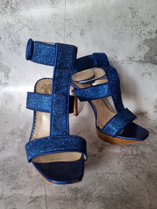 Туфли босоножки на шпильке