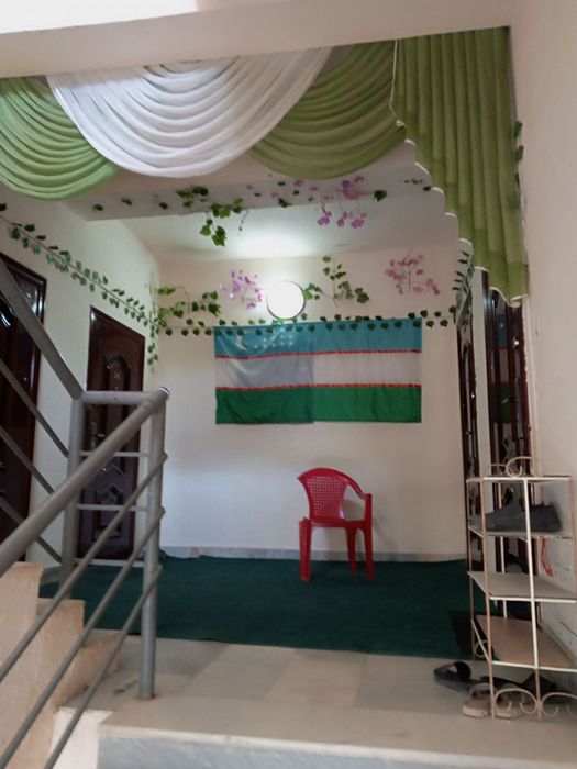 Uy sotigladi. Manzil Qarshi shahri Qarshi mahalla ayraport yoʻli