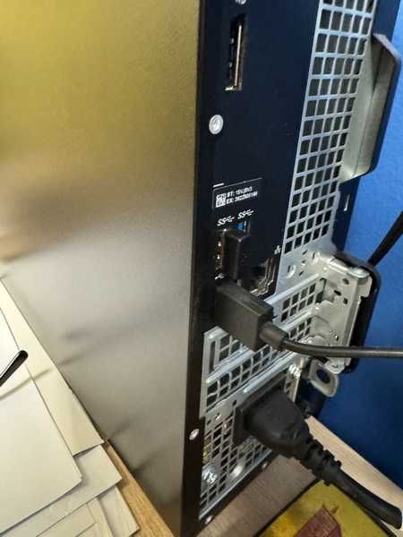 Настолен Компютър Dell Vostro  3710 с лицензиран доживотен windows 11