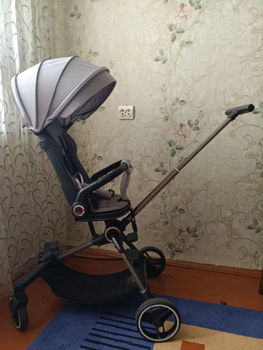 Детская коляска.