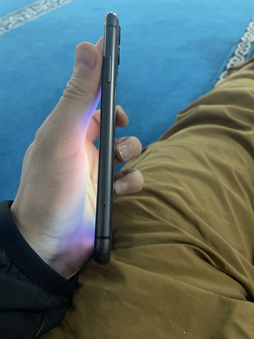 Продам Айфон 11 128gb