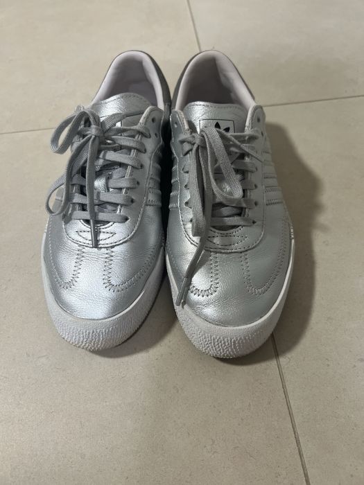 Adidasi Adidas..