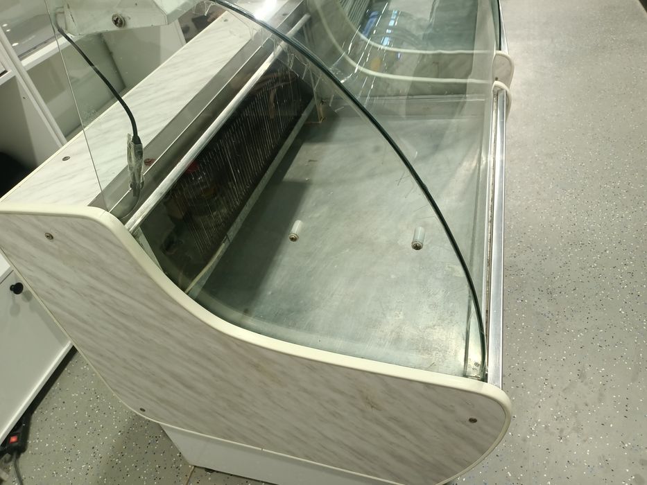 Холодильник вертикальный