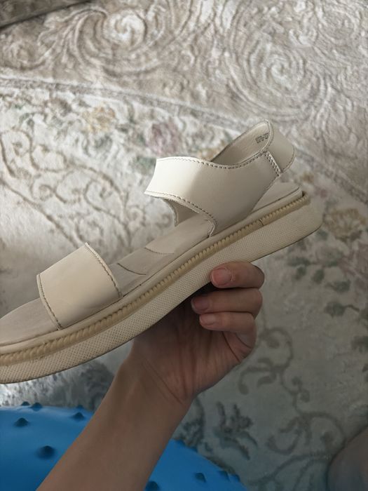 Женские сандали