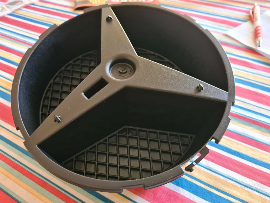 Лип вежди за мерцедес предна броня с 4 бр.лайсни,3D грил емблема