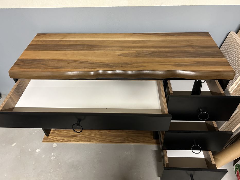 Бюро и вертикален шкаф