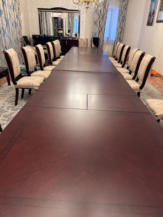 Продам комплект столов