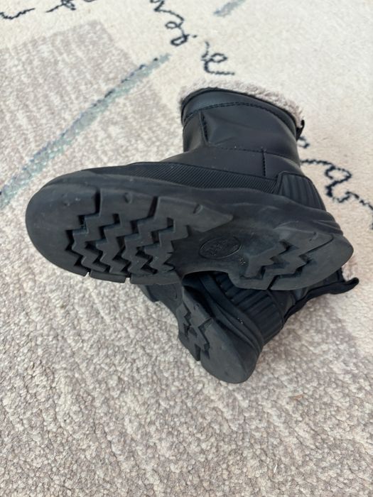 2 броя детски  ботушки