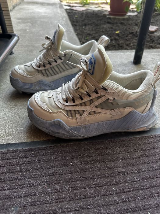 Off White Odsy-1000 Marimea 42 cu tot cu cutie si restul