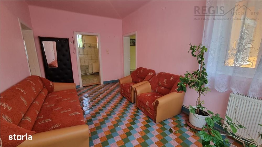 Casa de 4 camere zona Stupini