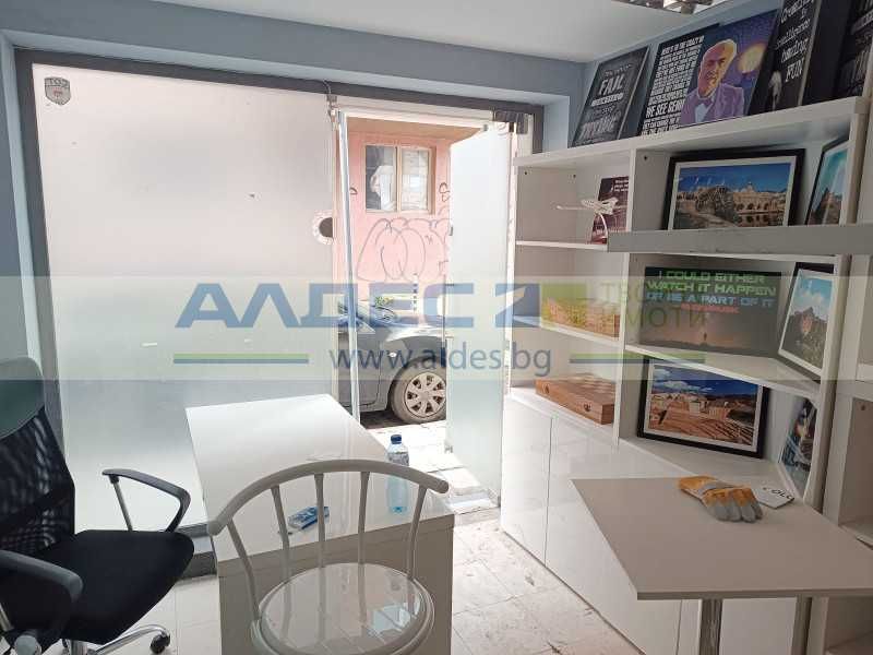 Продава се Магазин в София, Център - 44 кв.м за 1523 €/кв.м - Снимка #4