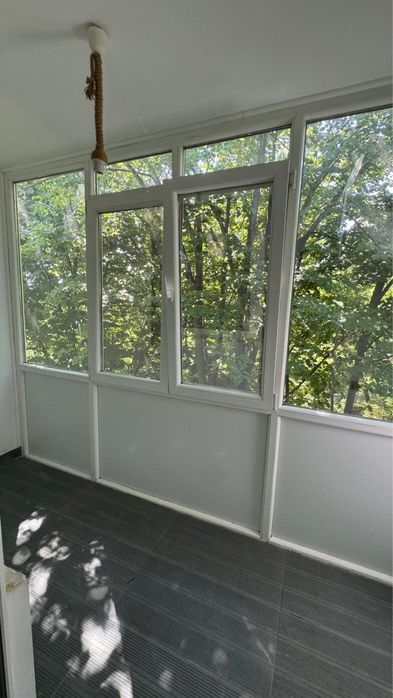Apartament 3 camere 450 m metrou
