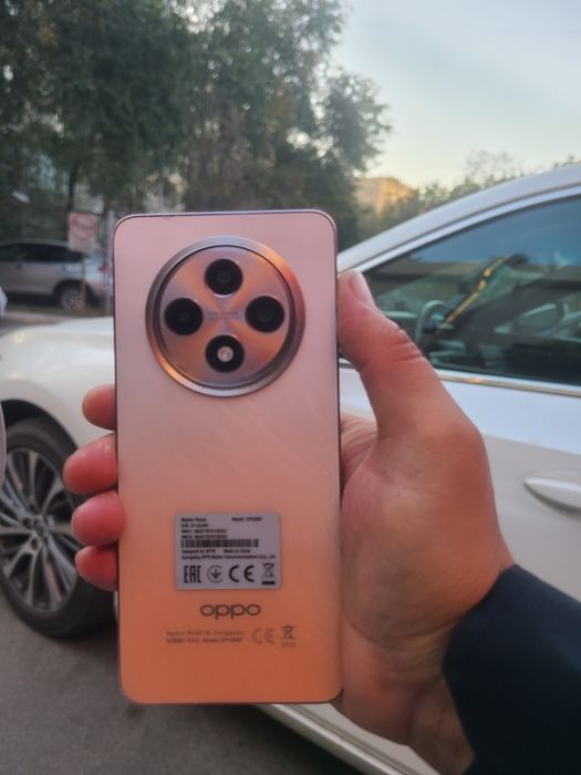 Продам Oppa Reno 12F 512 GB