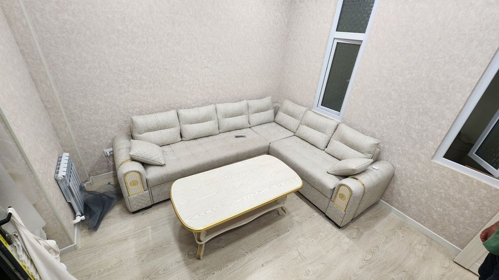 Журнальный столик для дома из МДФ.