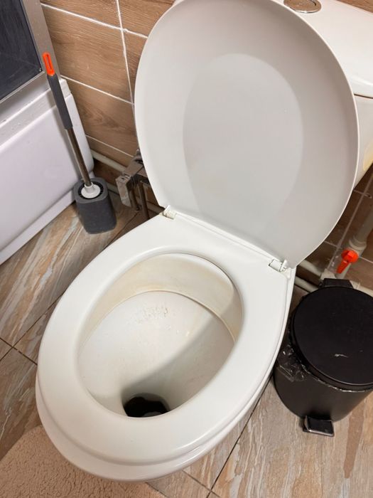 Унитаз продам для дома