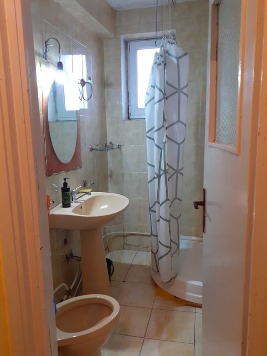 Apartament 2 camere Petroșani zona foarte bună LIDL de închiriat