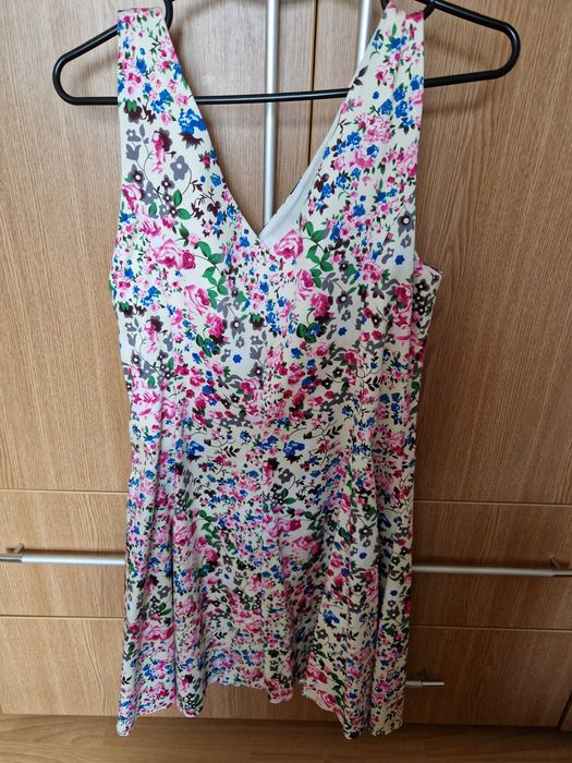 rochita masura 40-42 fara maneci, noua