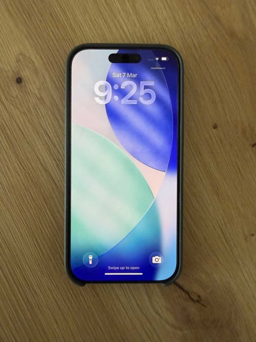 iPhone 17 256GB + 200 лева брутални калъфи