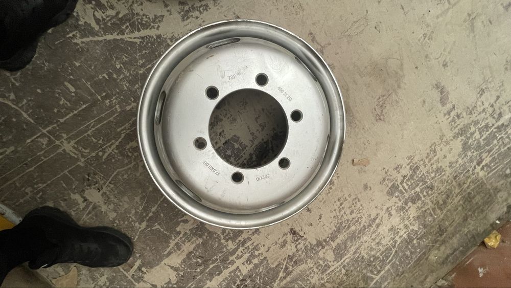 Шины грузовые 215/75R17.5