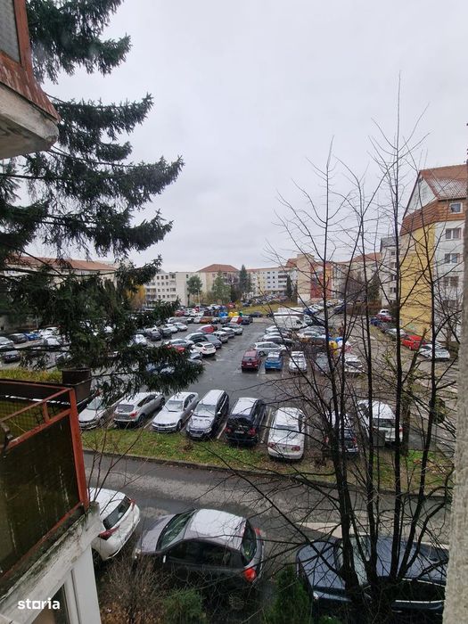 Ap 4 camere decomandat 72 mp 2 balcoane etaj 2 Calea Dumbrăvii/ Dioda