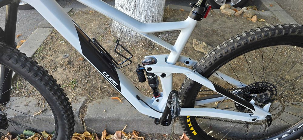 Bicicleta full suspension Cube Race Carbon