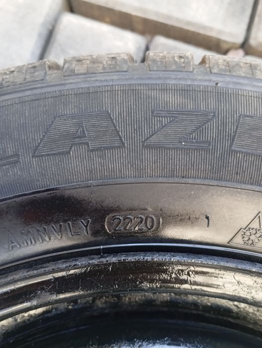 Продам зимний комплект шин с дисками