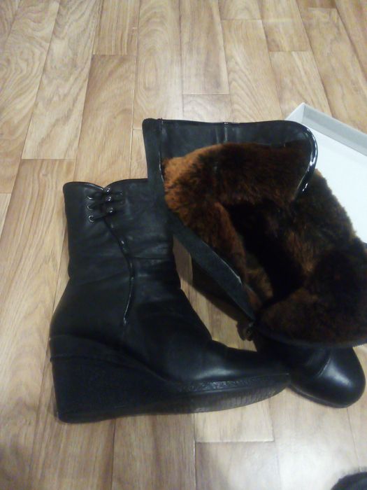 Продам женские сапоги и полусапожки