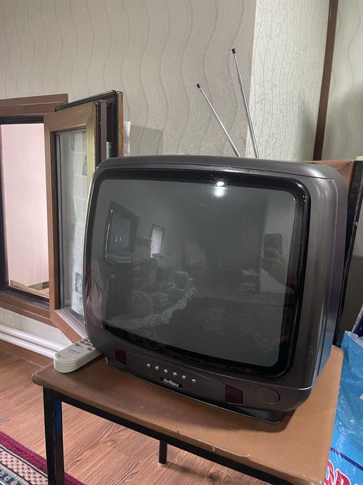 Ретро Телевизор. Хорошо работет