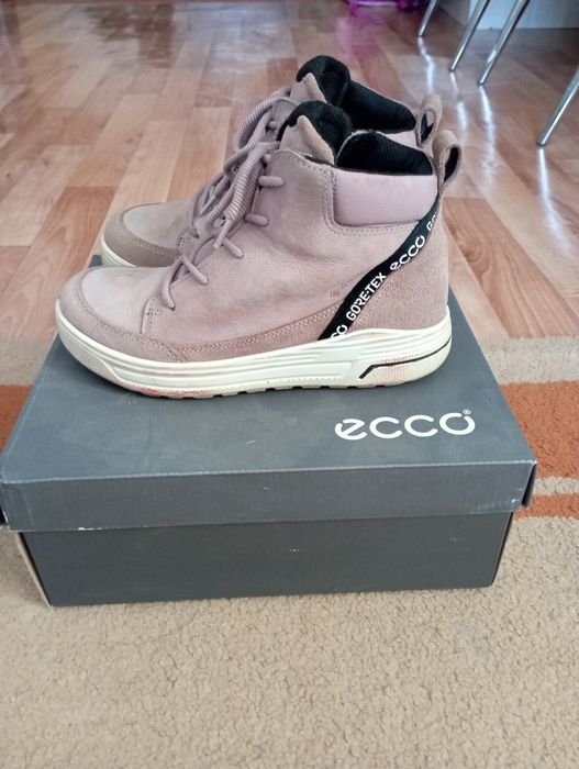 Продам детскую обувь