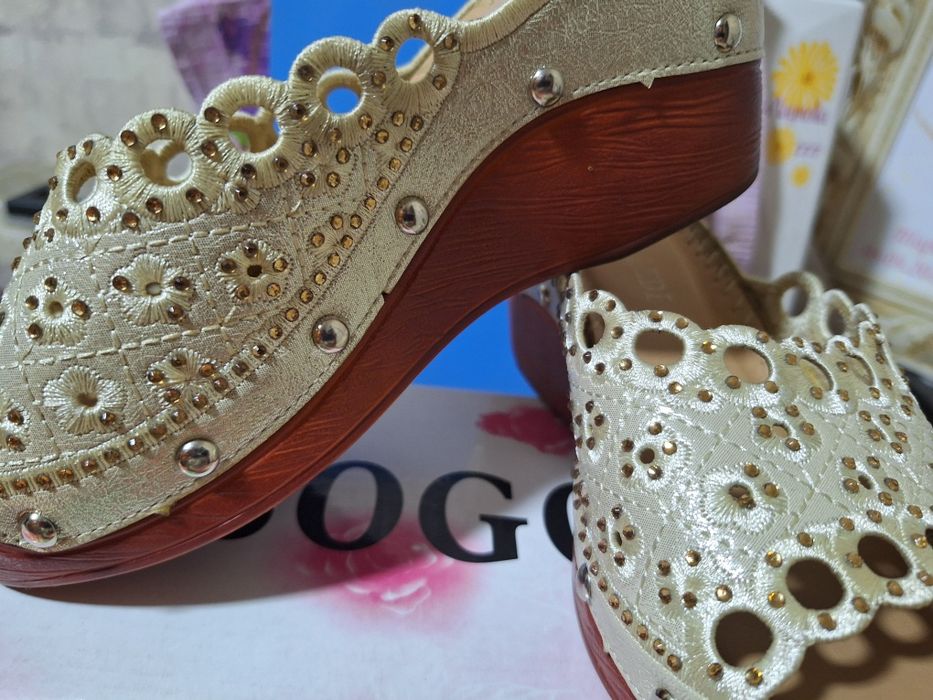 Продаю женский басаножки